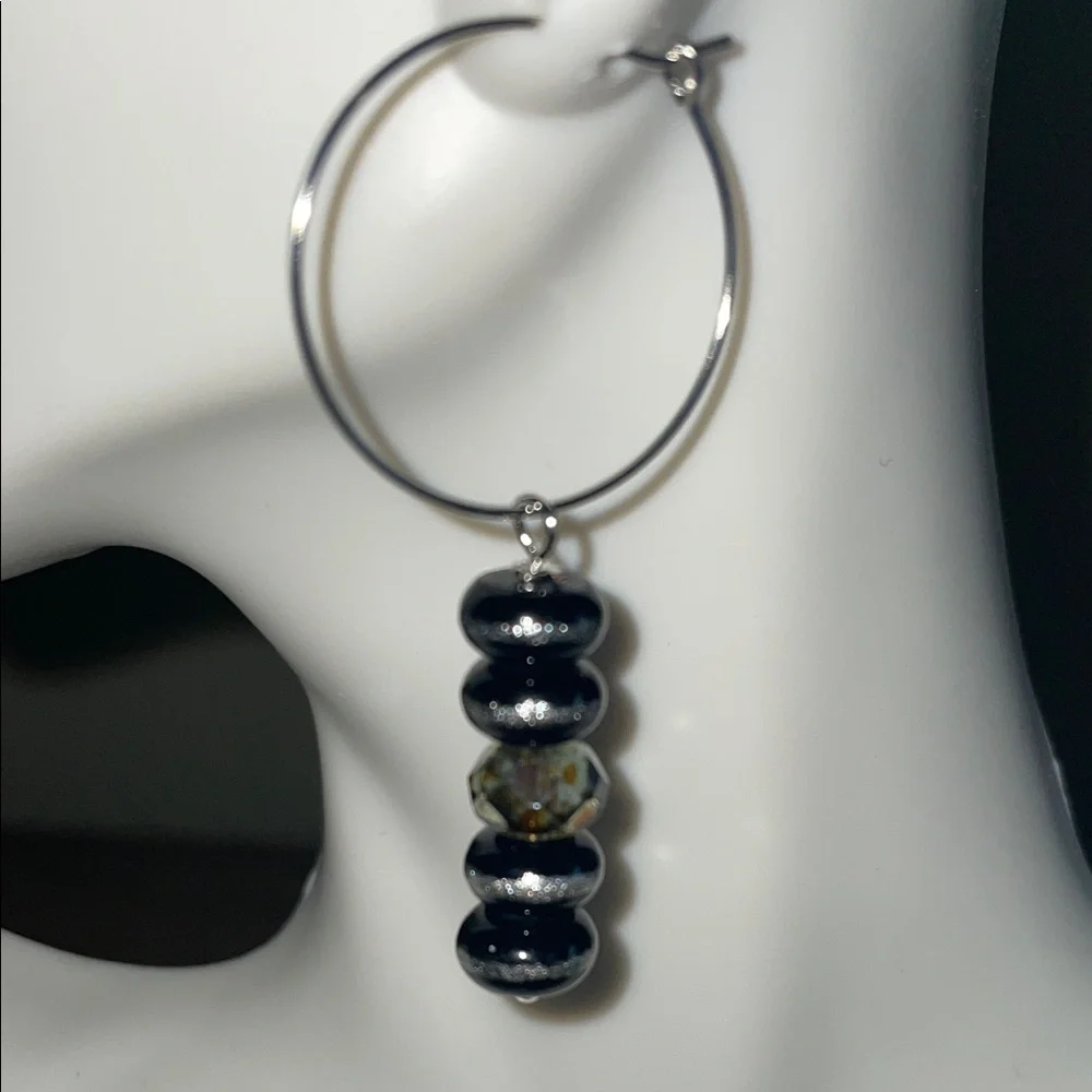 HAND CRAFTED EARRINGS GREY QUARTZ & BLACK/SILVER BEADED WIRE HOOPS Dangles